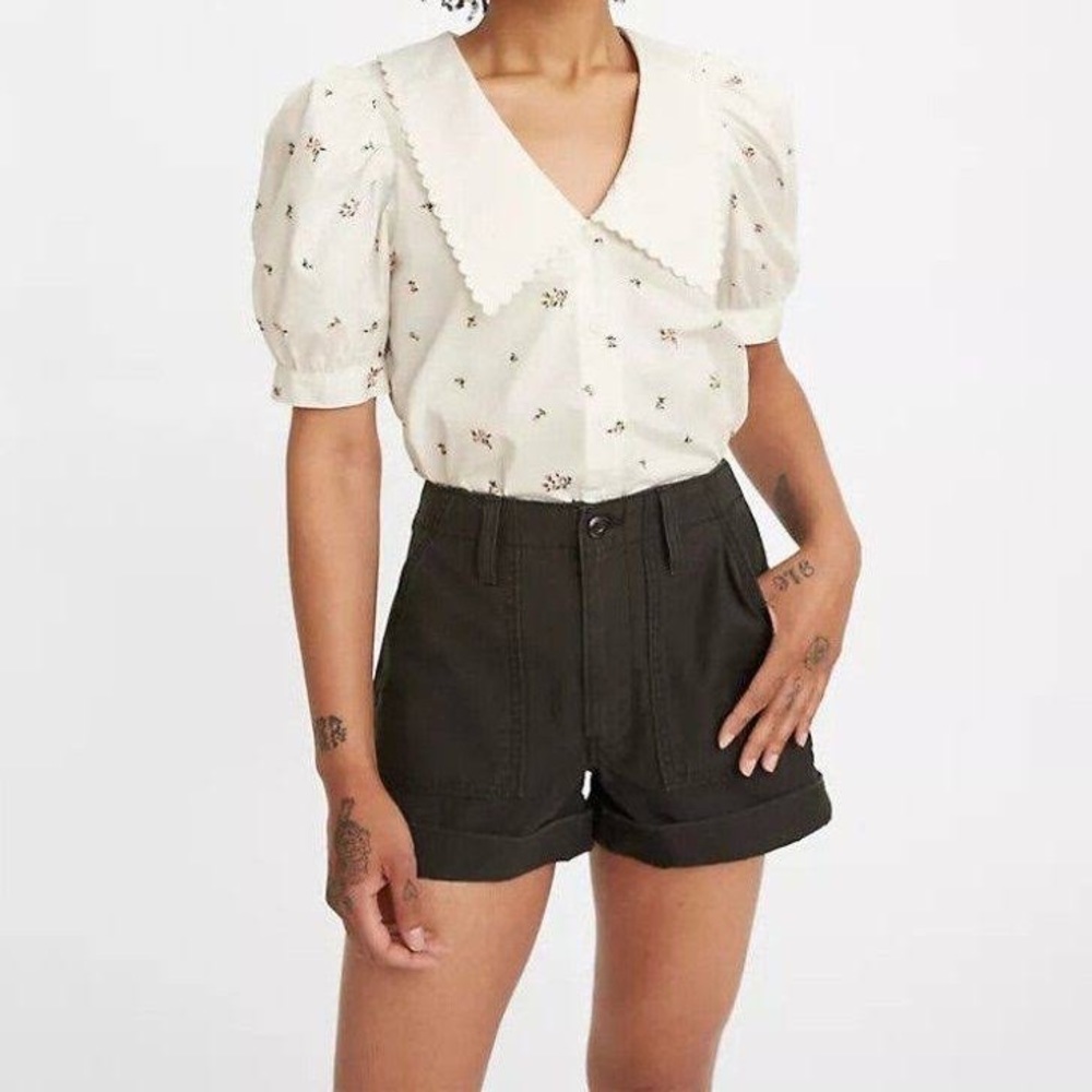 LEVI’S!! Women’s black Levi’s ribcage shorts, high waisted